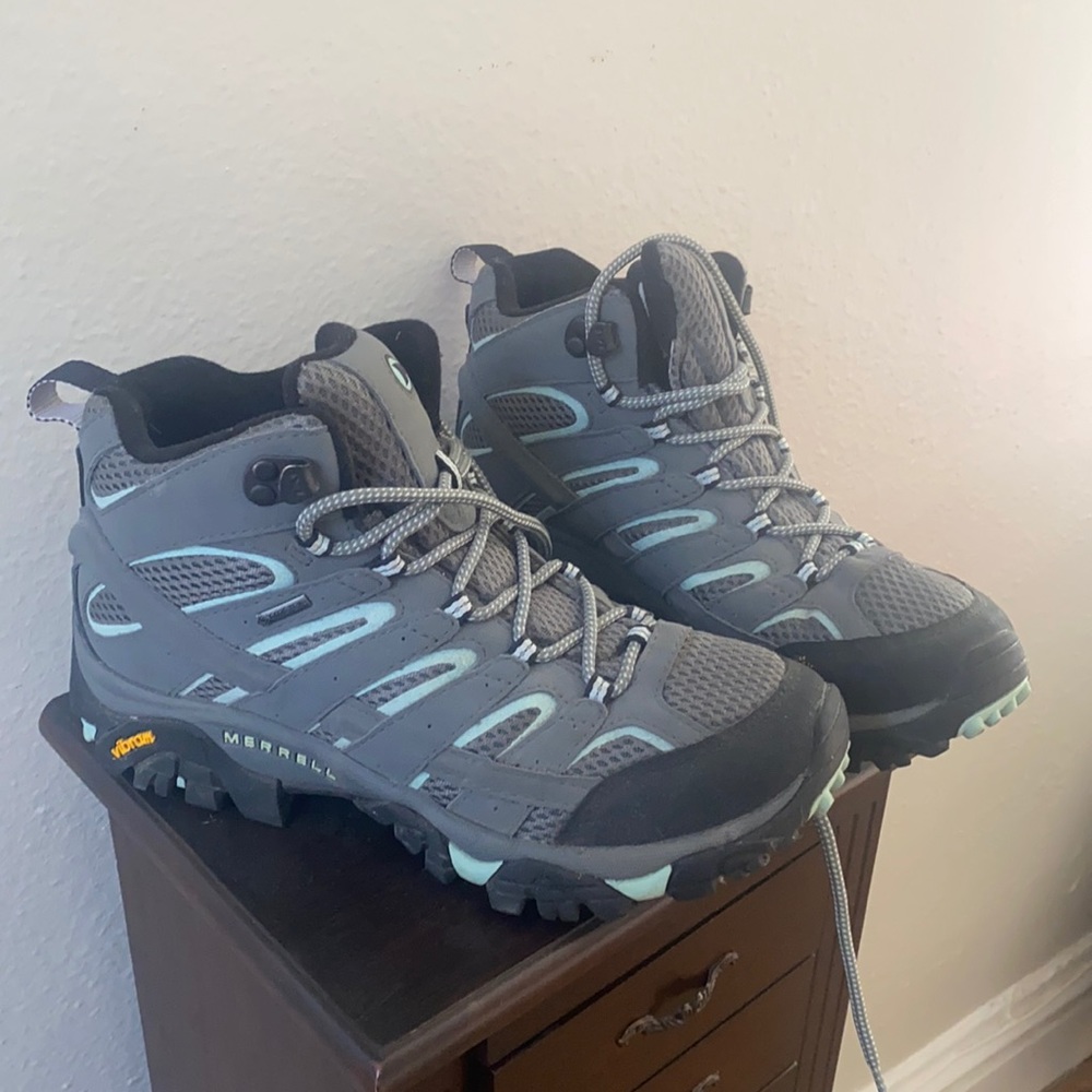 Merrell vegan leather woman’s waterproof hiking boots